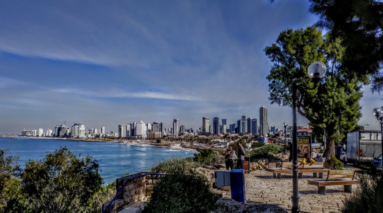 "Tel Aviv desde Yaffo" de Tzvi Katz
