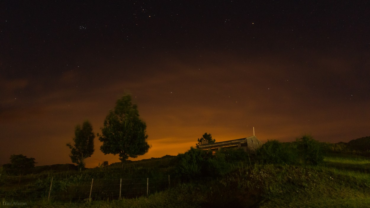 "La noche no me dejaba ver el paisaje." de Santiago Diaz Aragon