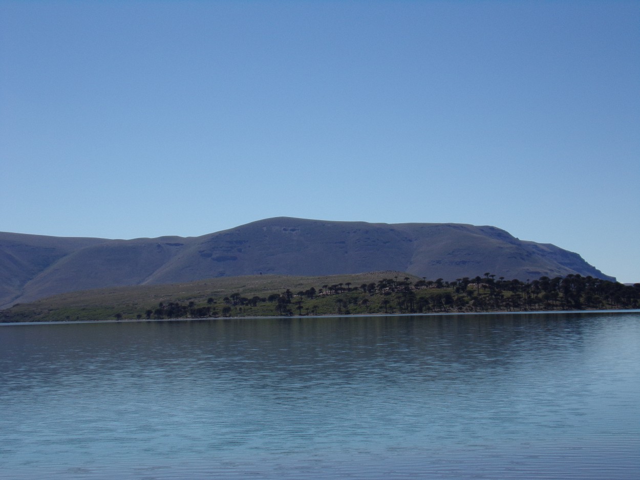 "Laguna Caviahue Neuqun" de Ana Mara Spoor