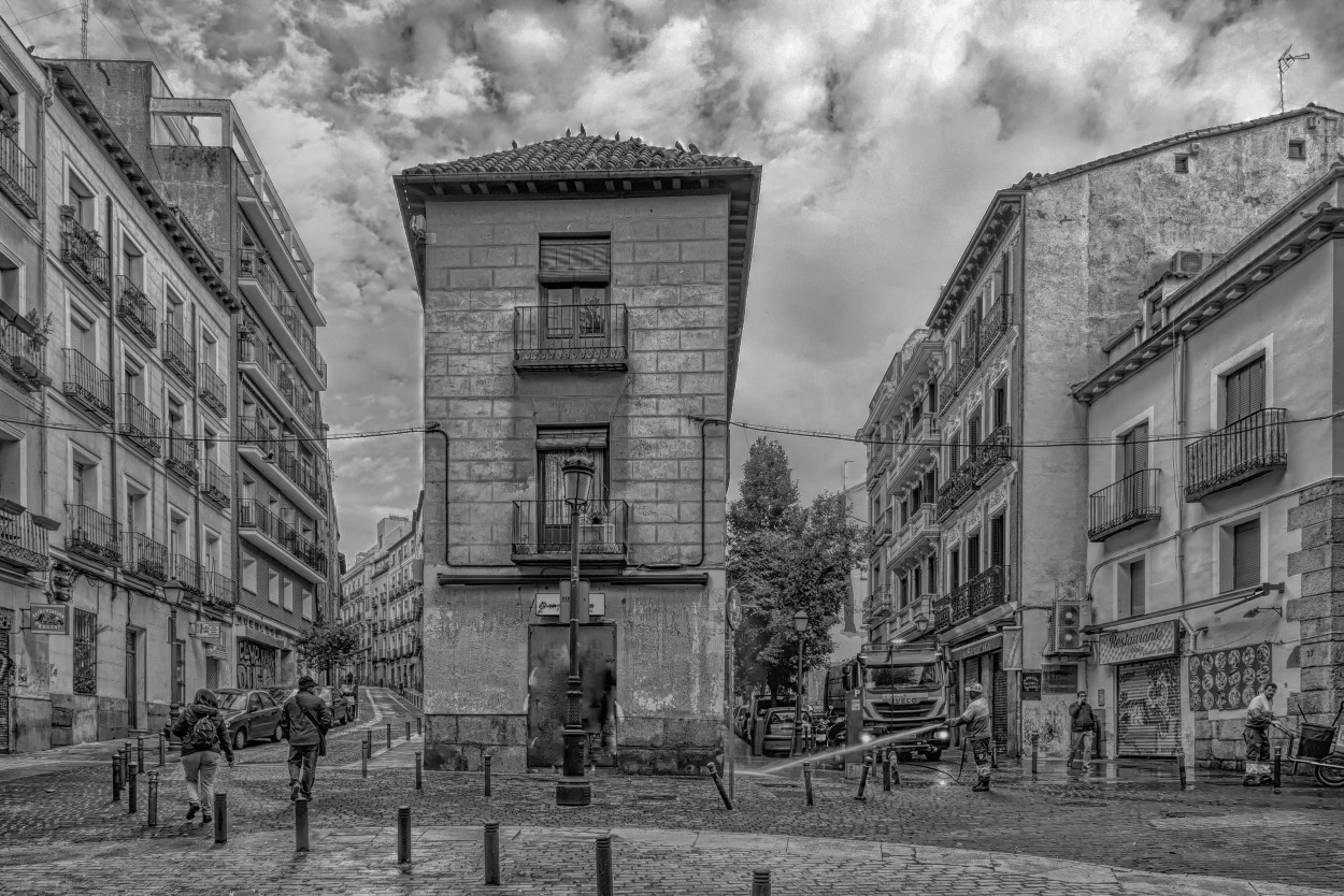 "Cuando la ciudad despierta" de Nstor Carreres Castro