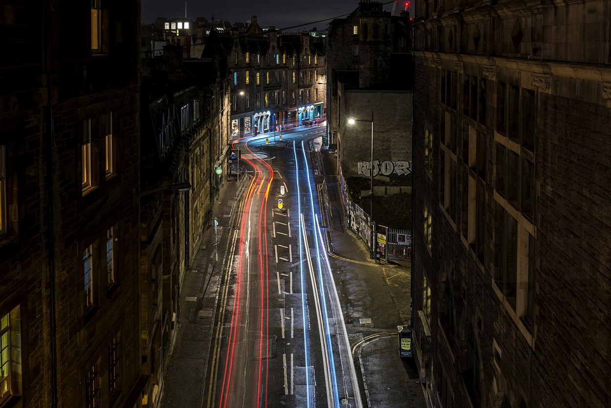 "Una noche en Edimburgo" de Francisco Karothy