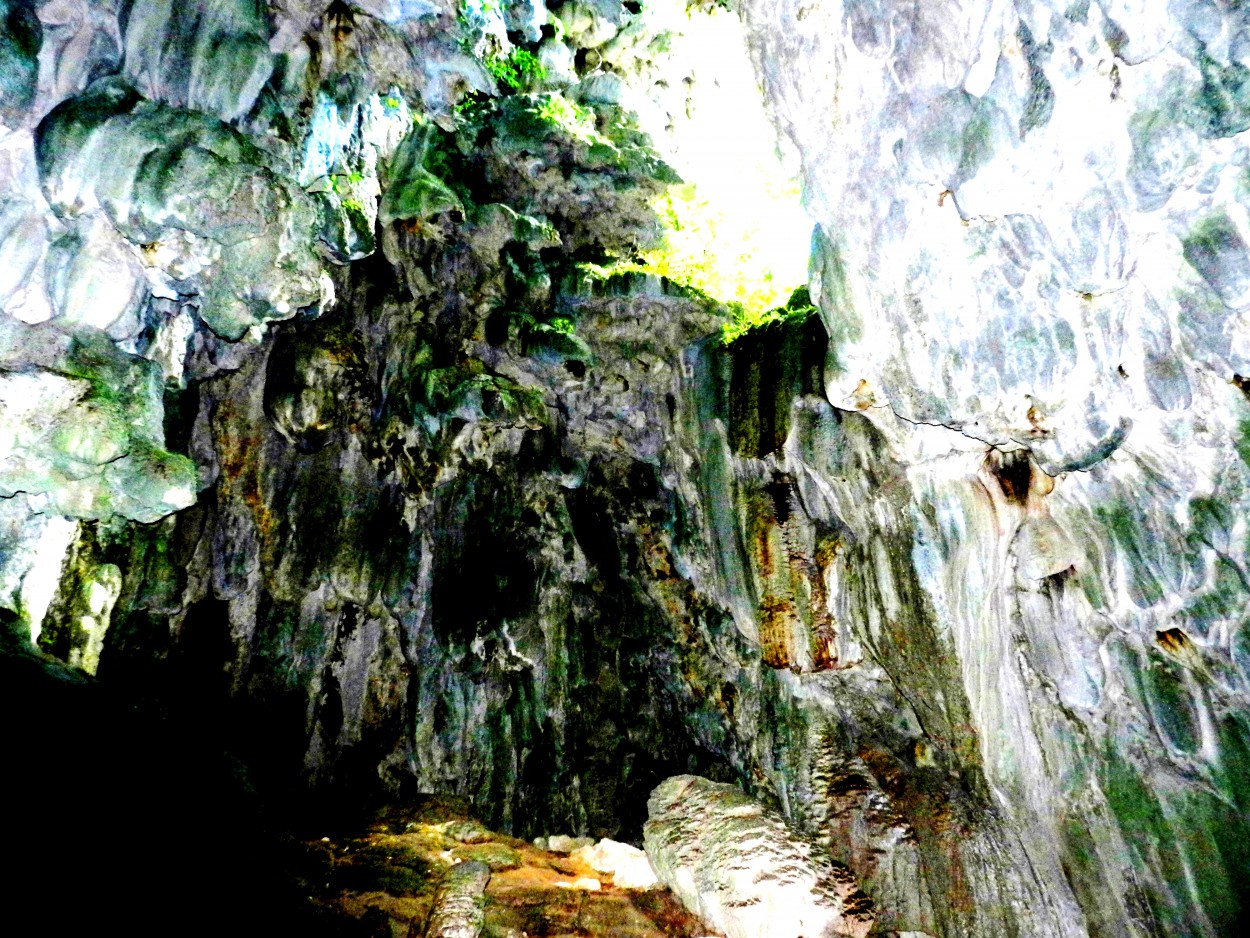 "Cueva Parque Natural Guanayara" de Lzaro David Najarro Pujol