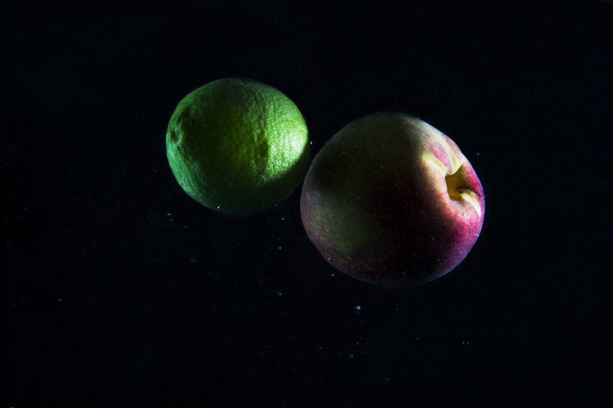 "Frutas espAciales" de Sandra Tiseyra