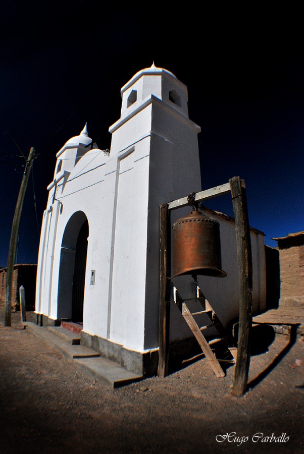 "Iglesia y campana" de Hugo Carballo (oxido)