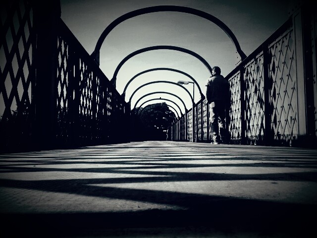 "El Puente" de Adrin Bournissent