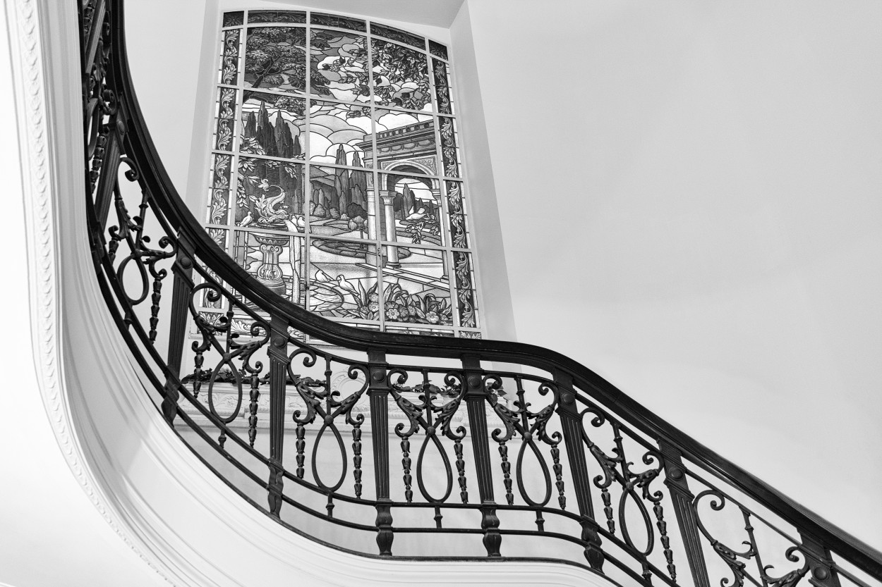 "Escalera y vitral" de Daniel Reinaldo Cornejo