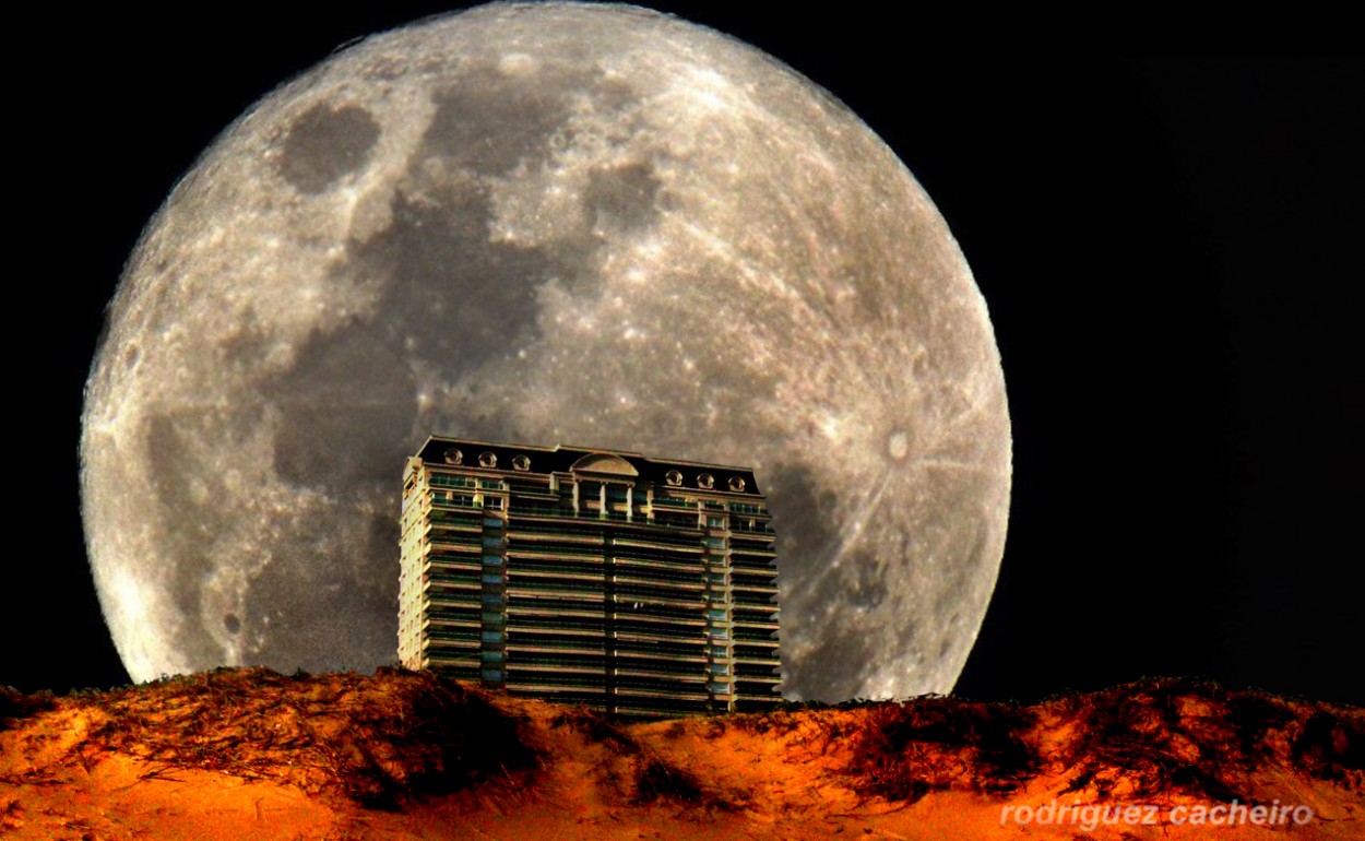 "Onirica luna" de Hctor Rodrguez Cacheiro