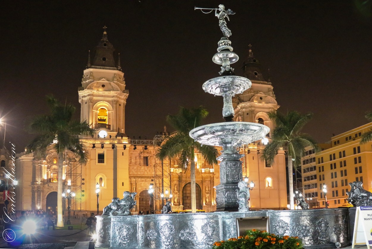 "Pileta de la Plaza Mayor, Lima" de Carlos Mascioni