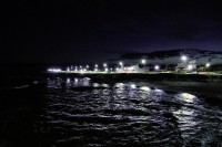 Vista nocturna de la costa...