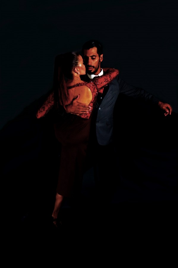 "`Tango en la noche`" de Iris Elizabeth Scotto