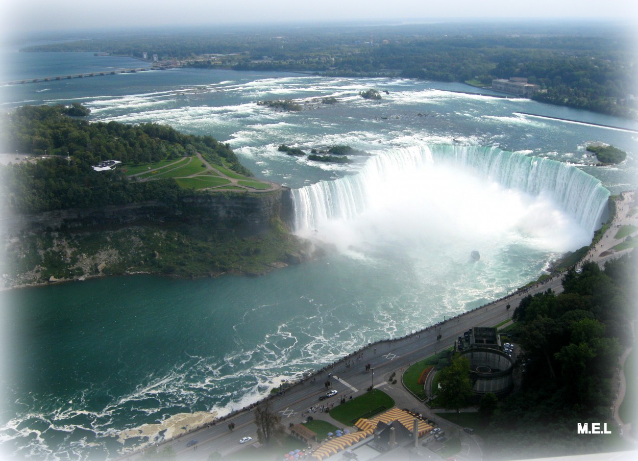 "`Cataratas de Niagara`" de Mabel Ester Lattanzi