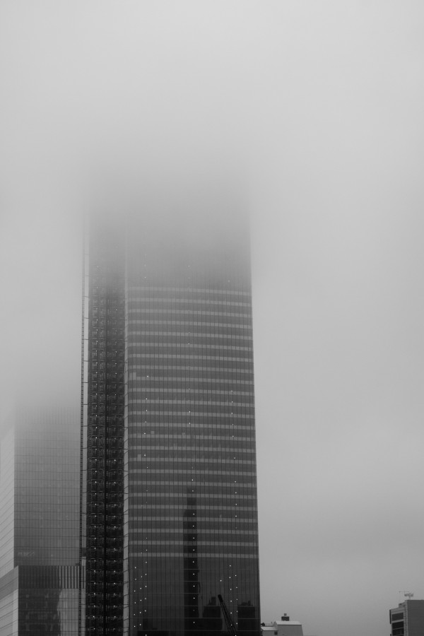 "Niebla mata rascacielos (Nueva York)" de Fabin Beltramino
