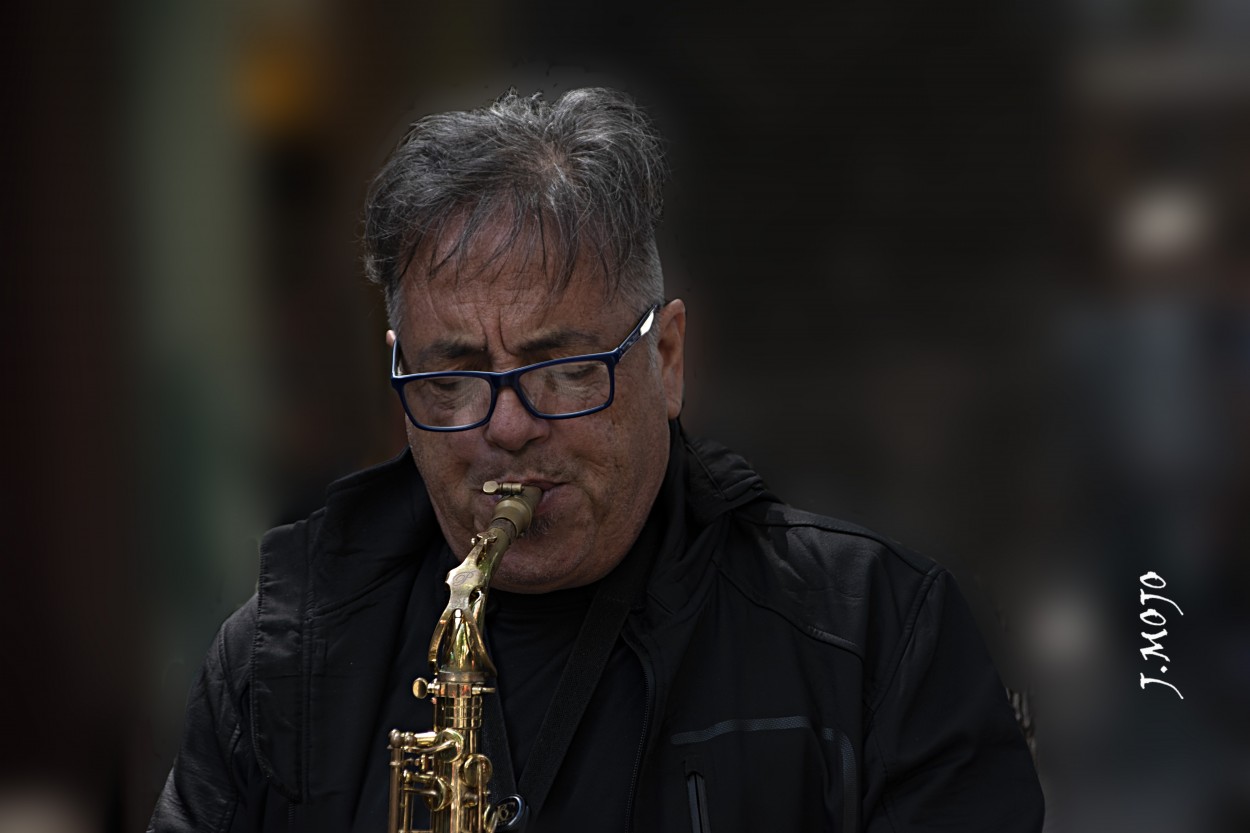 "El saxofonista" de Jorge Mojo