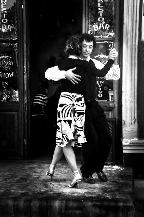 "Asi se baila el tango..." de Juan Carlos Barilari
