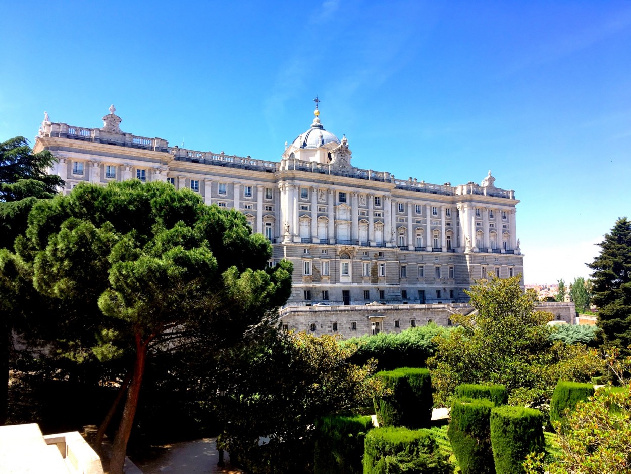 "El Palacio Real, Madrid." de Carlos E. Wydler