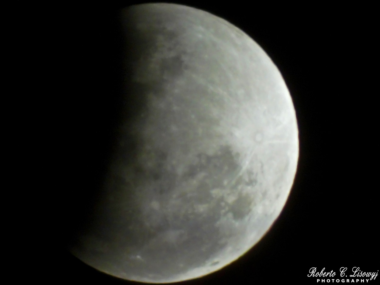 "Eclipse Lunar 16 Julio 2019" de Roberto Carlos Lisowyj - ( Roby )