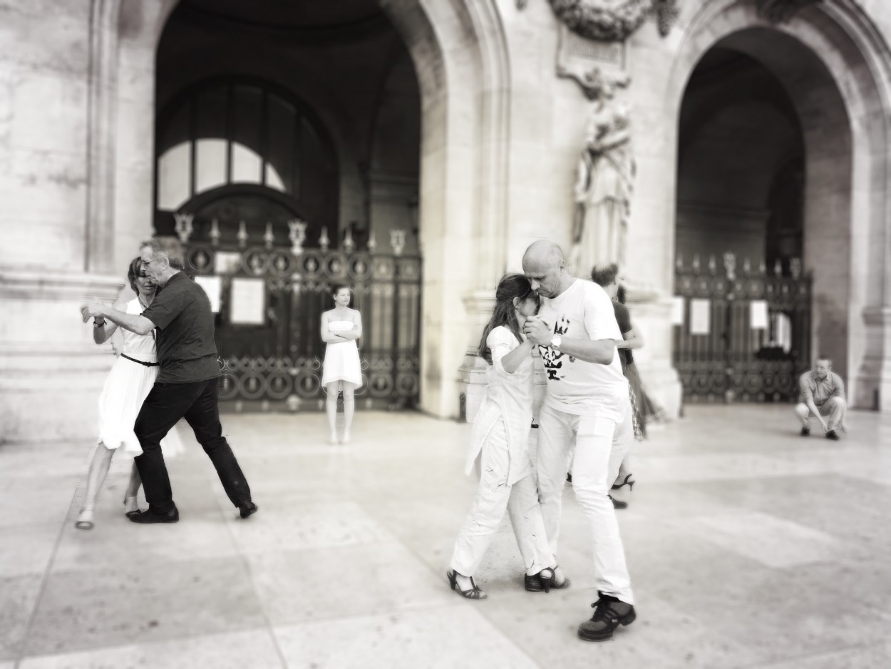 "El ltimo tango en Paris" de Luis Alberto Bellini