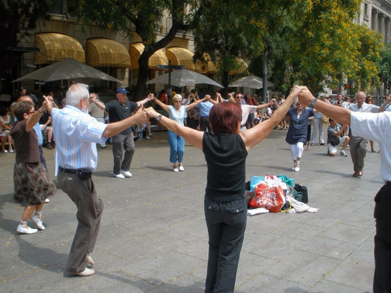 "baile popular en Barcelona -1" de Tzvi Katz