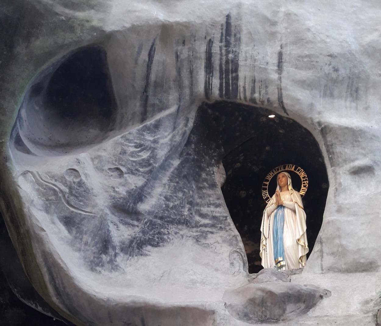 "Virgen de Lourdes..." de Marcela Nadale Platero