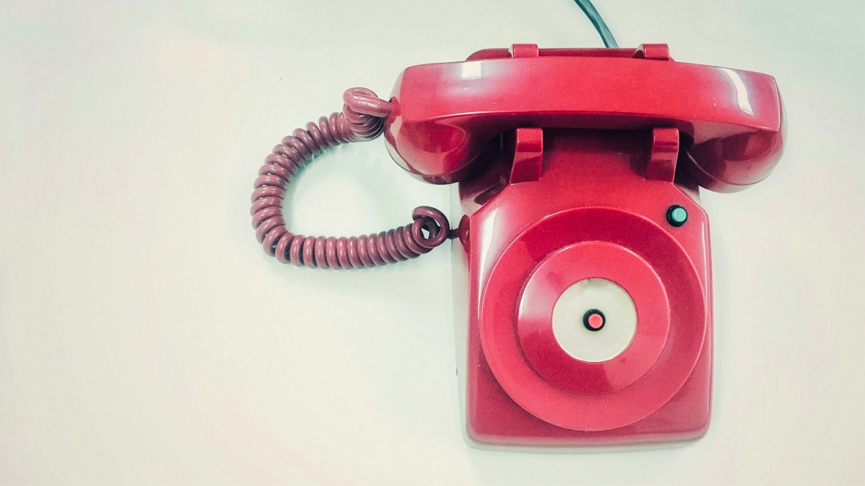 "Telfono Rojo" de Javier Damiano