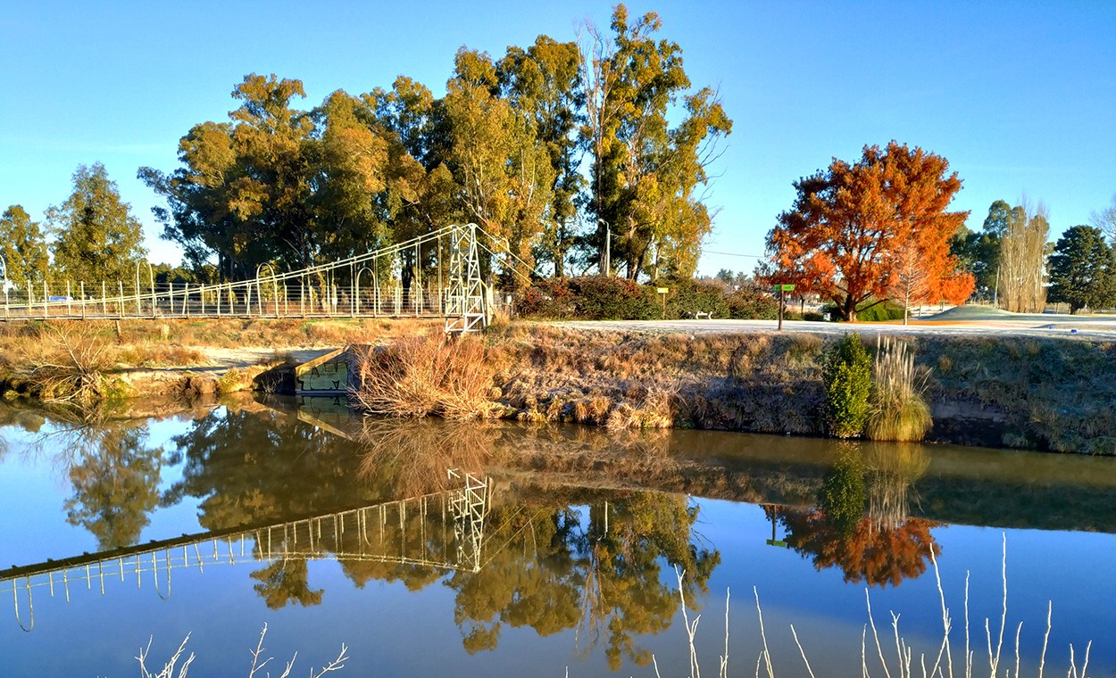 "El puente del golf" de Gerardo Saint Martn