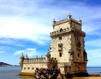 La Torre de Lisboa sobre el ro Tajo.