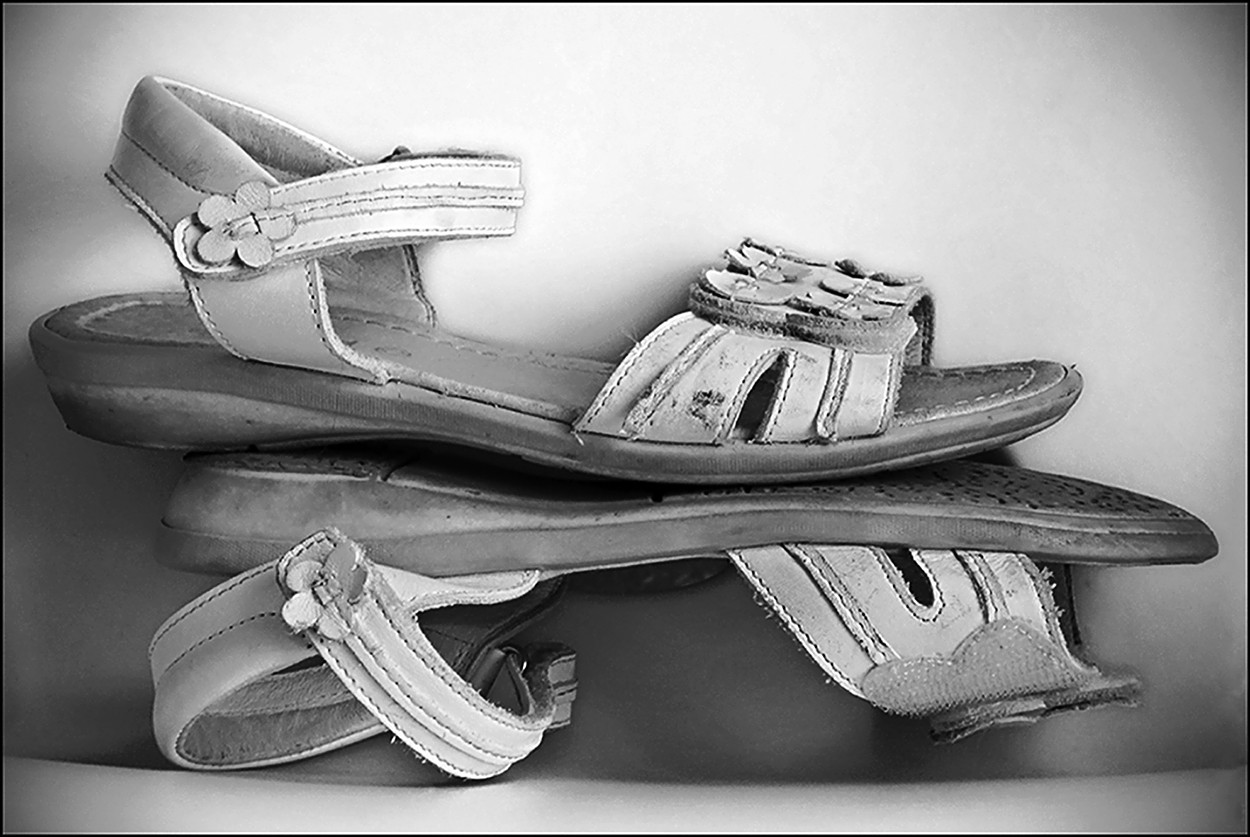 "Las sandalias de Marina" de Joan Arana