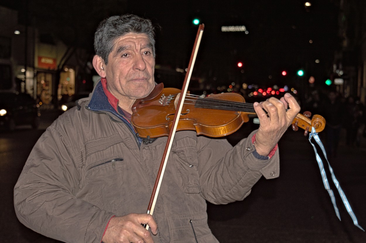 "Violinista" de Claudio H. Fioretti