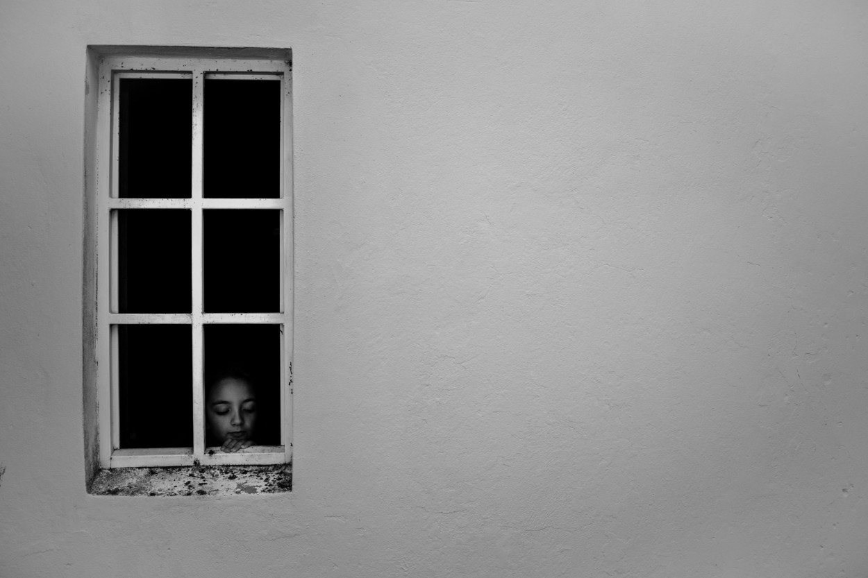 "La nia en la ventana" de Sergio Andrs Petrola