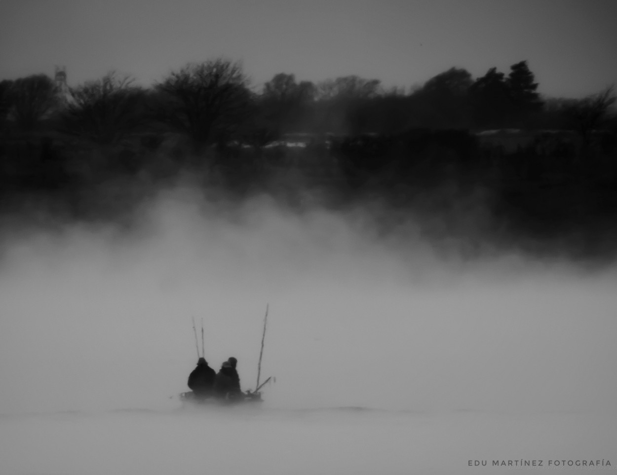 "Pesca en la bruma" de Eduardo Martnez