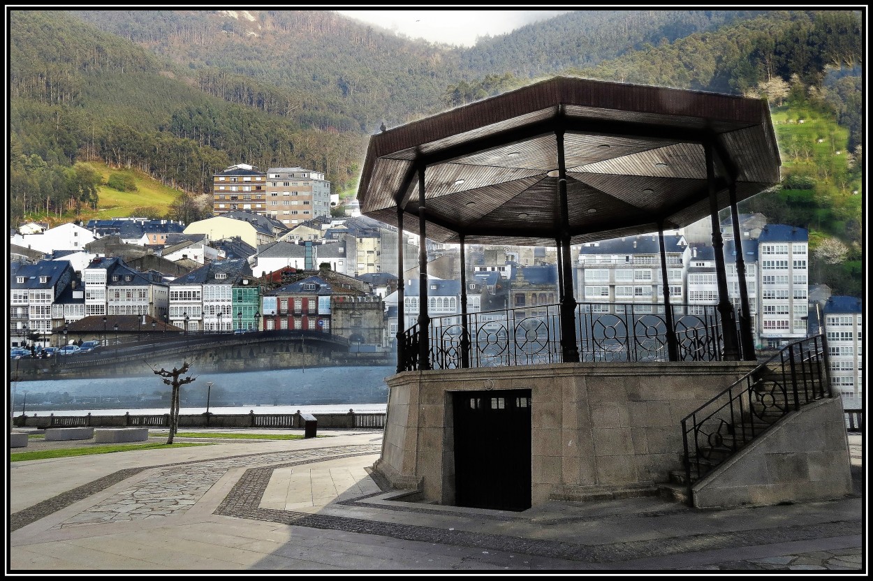 "Kiosco galego en Viveiro" de Carlos Alberto Tomala