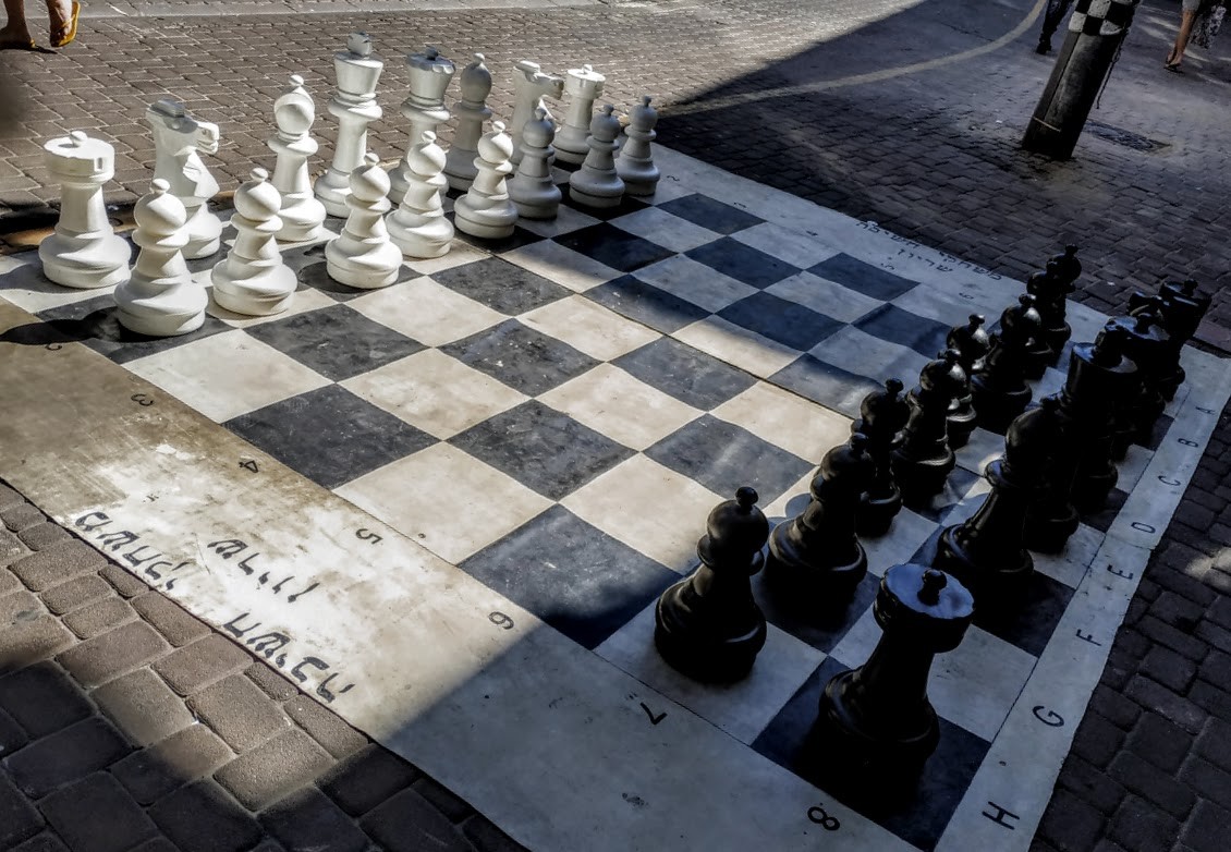"ajedrez callejero" de Tzvi Katz