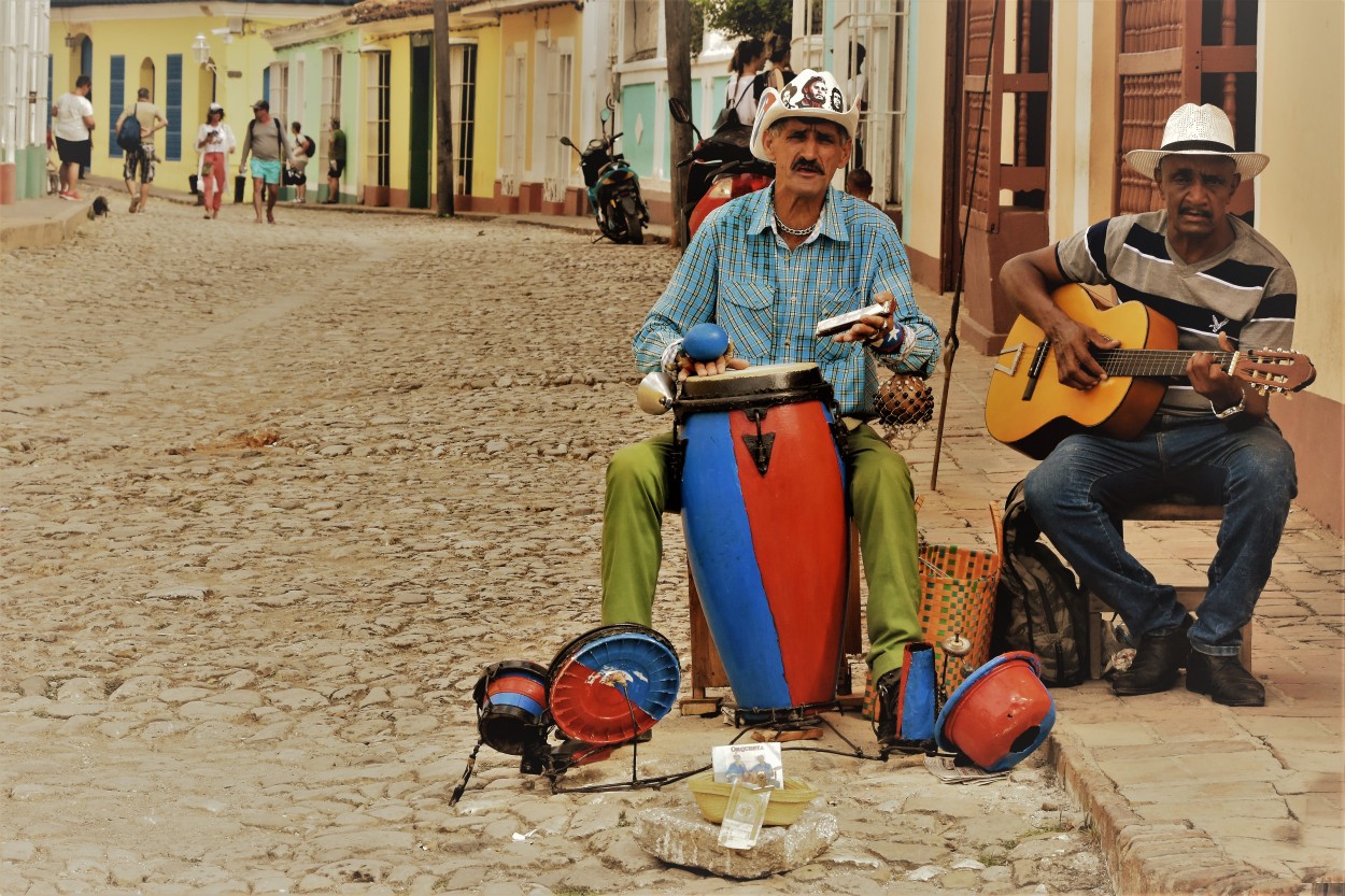 "Musicos callejeros..." de Maria Isabel Hempe