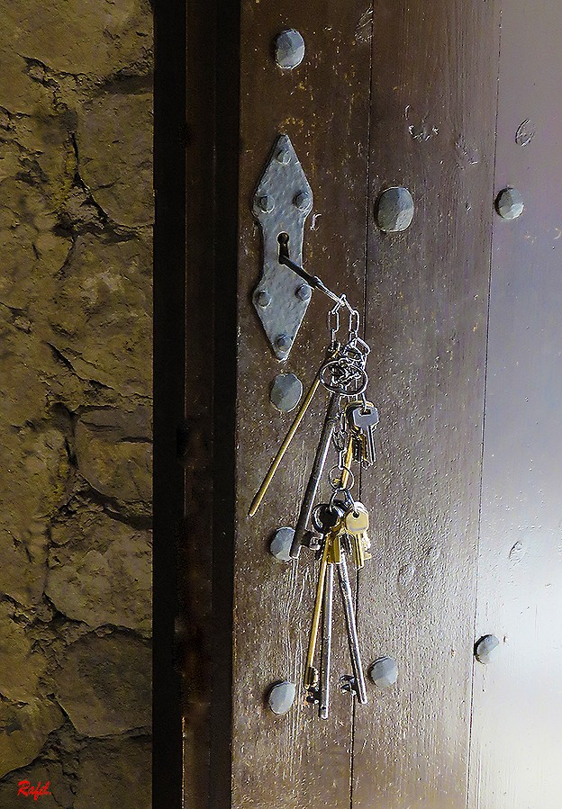 "Las llaves del castillo." de Rafael Serrano Arguedas