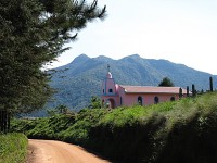 A capela rural e a Serra da Mantiqueira