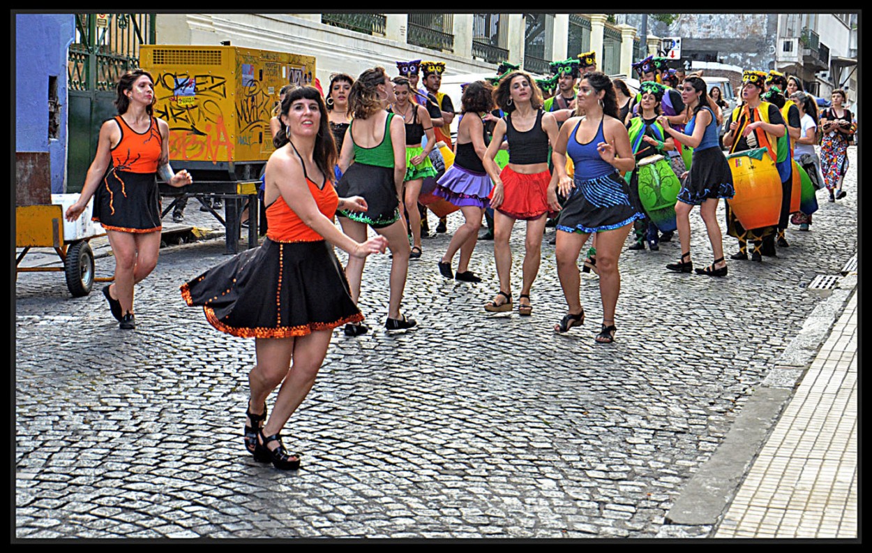 "Dancing in the street" de Jorge Vicente Molinari