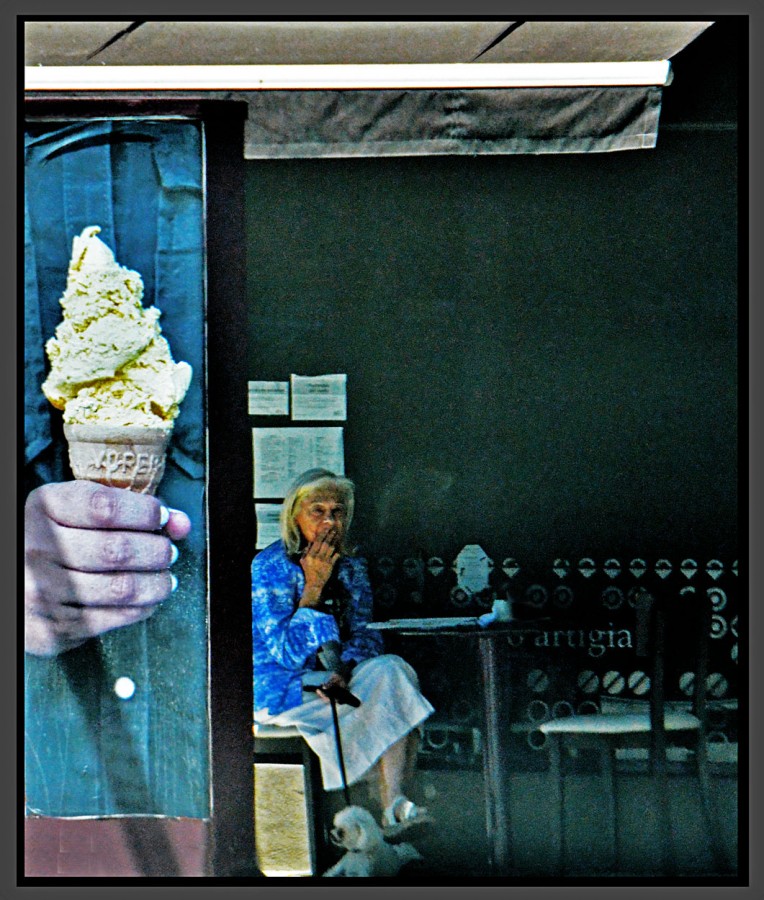 "Esperando mi heladito" de Jorge Vicente Molinari