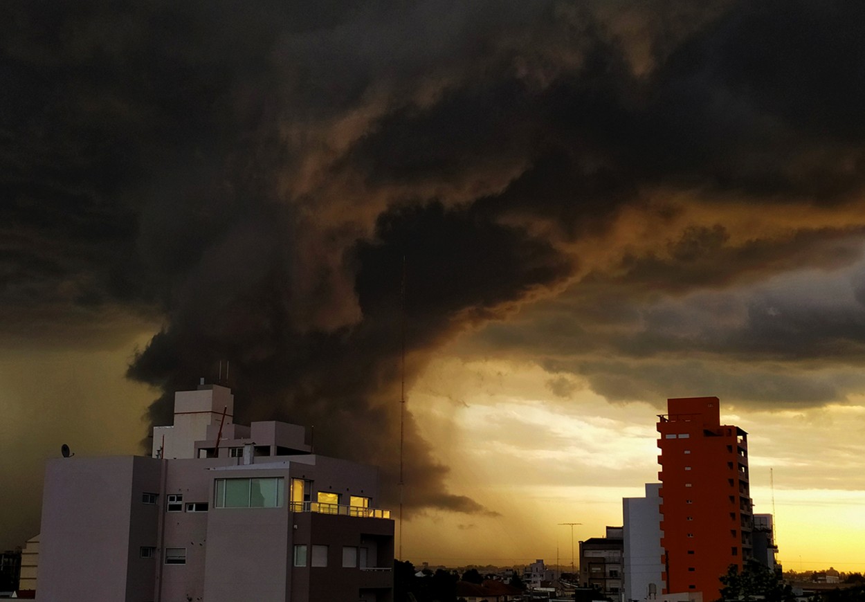 "La tormenta de ayer" de Manuel Raul Pantin Rivero