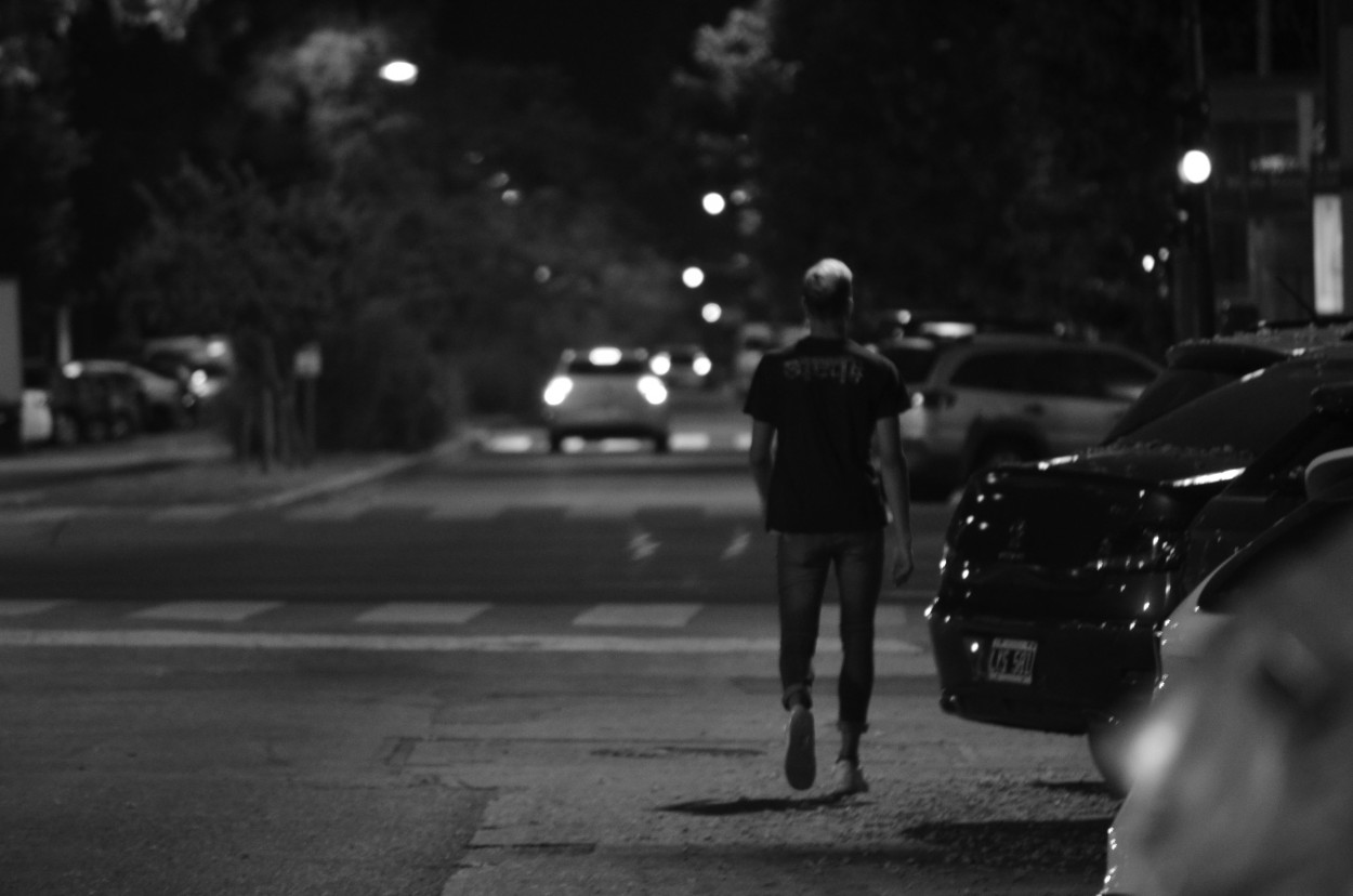 "Por las noches salgo a caminar II" de Fernan Godoy