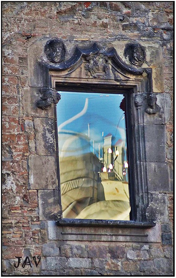 "En las ventanas. 9" de Joan A. Valentin Ruiz