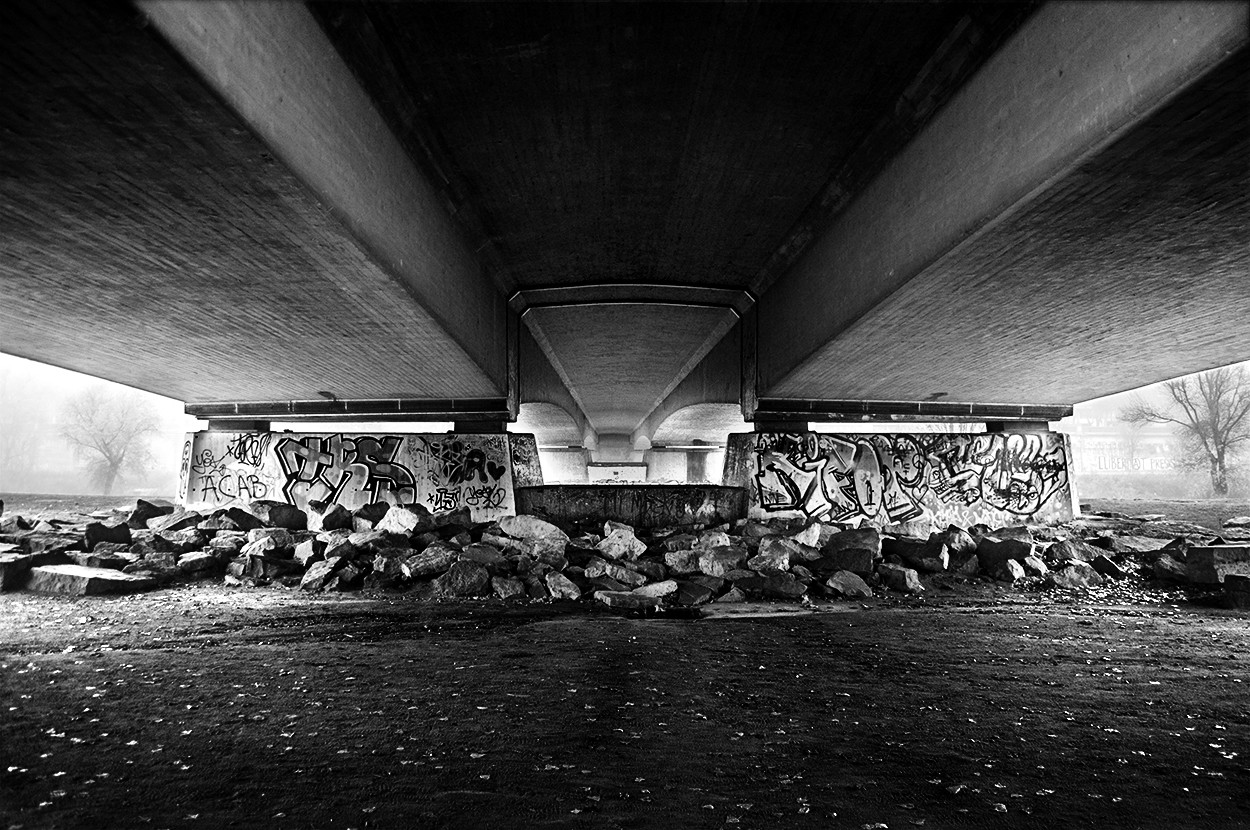 "Paseando por el Segre, arte bajo un puente" de Joan Arana