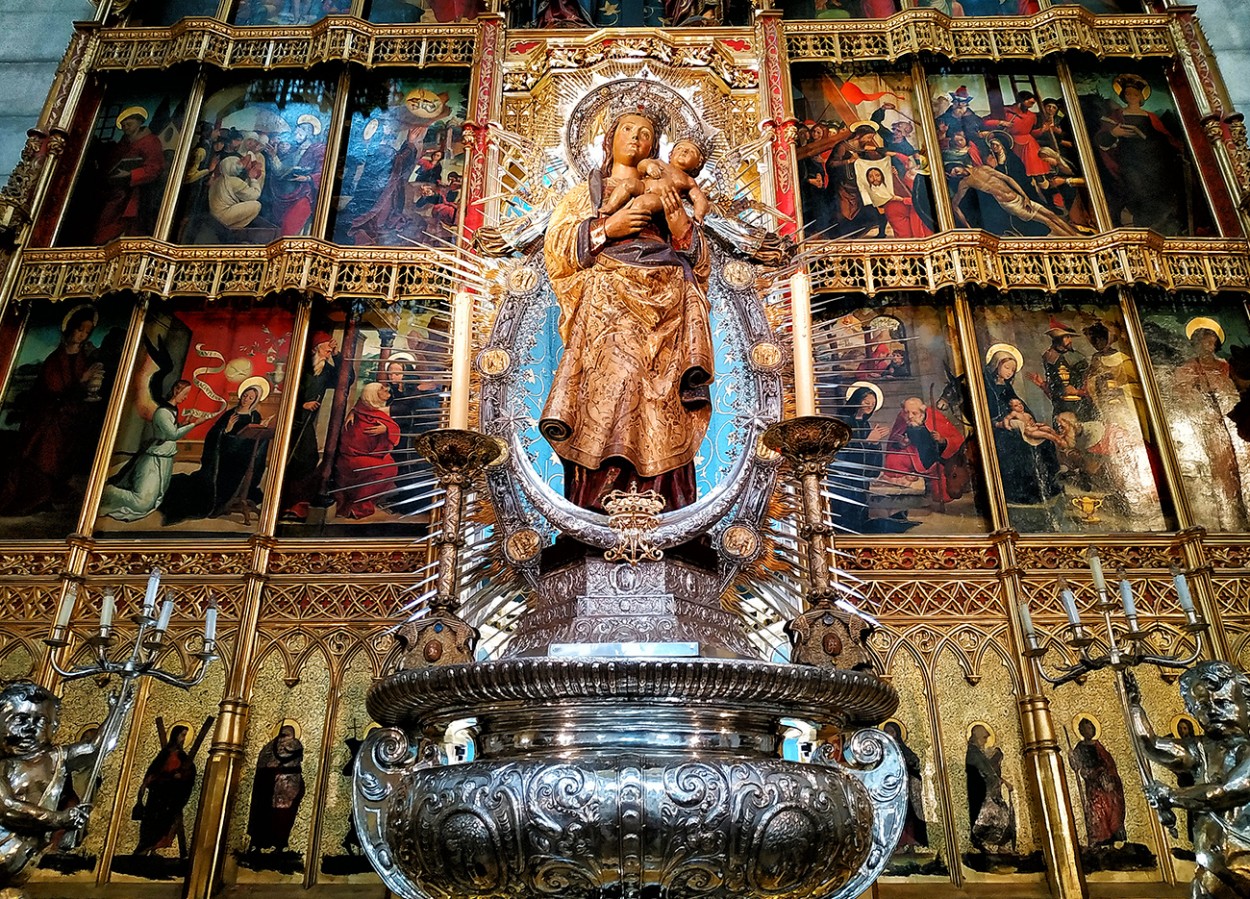 "Iglesia de la Almudena, Madrid." de Manuel Raul Pantin Rivero