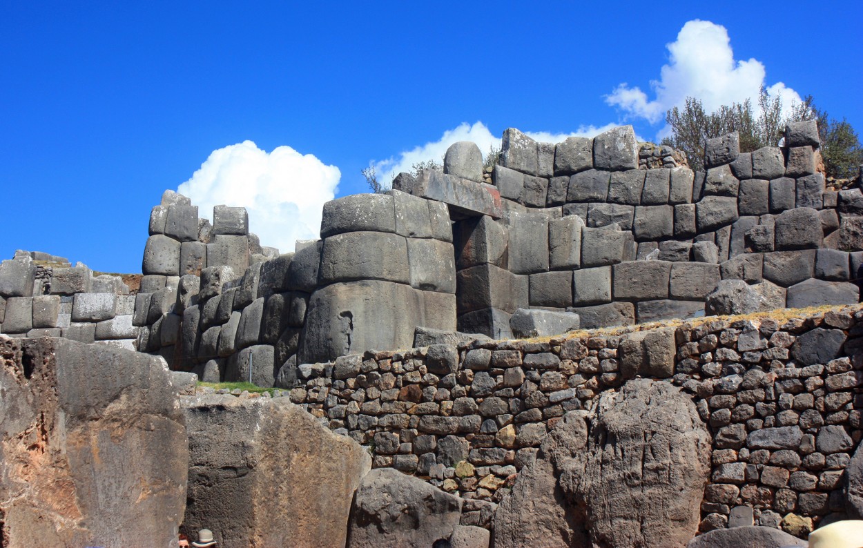 "Machu Picchu II" de Alberto Jara