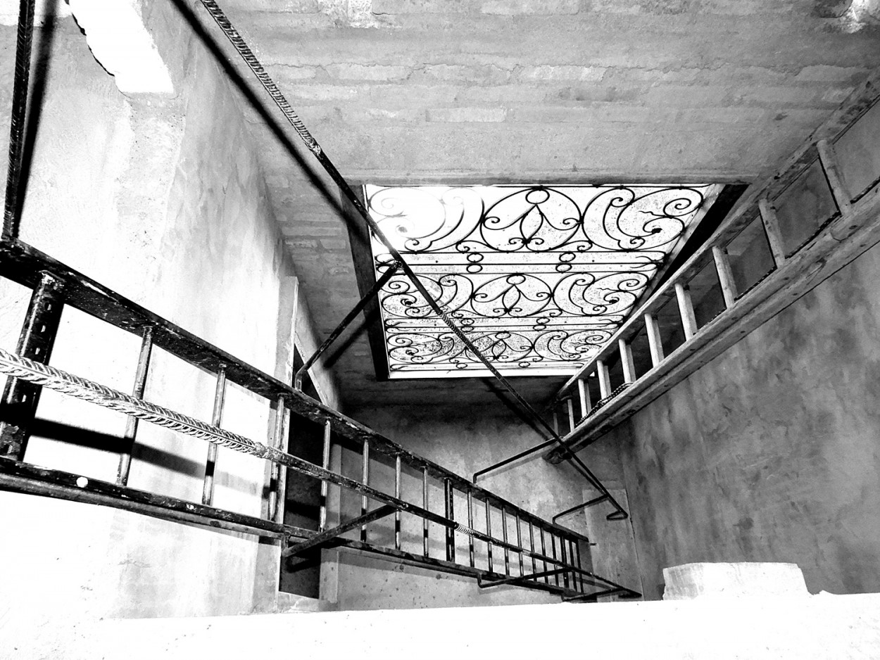 "Escolha aqui sua escada para subir ao......." de Decio Badari