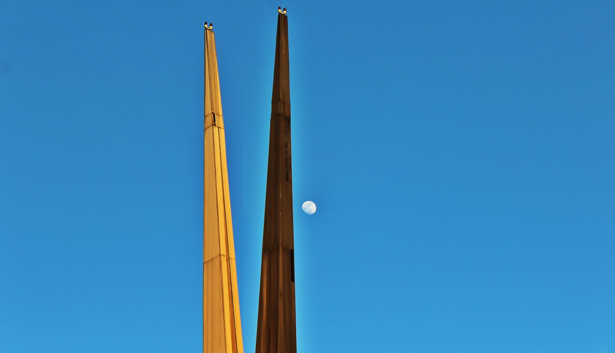 "Monumento" de Miguel ngel Nava Venegas ( Mike Navolta)
