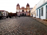 Plaza e iglesia del Carmen, Camagey, Cuba
