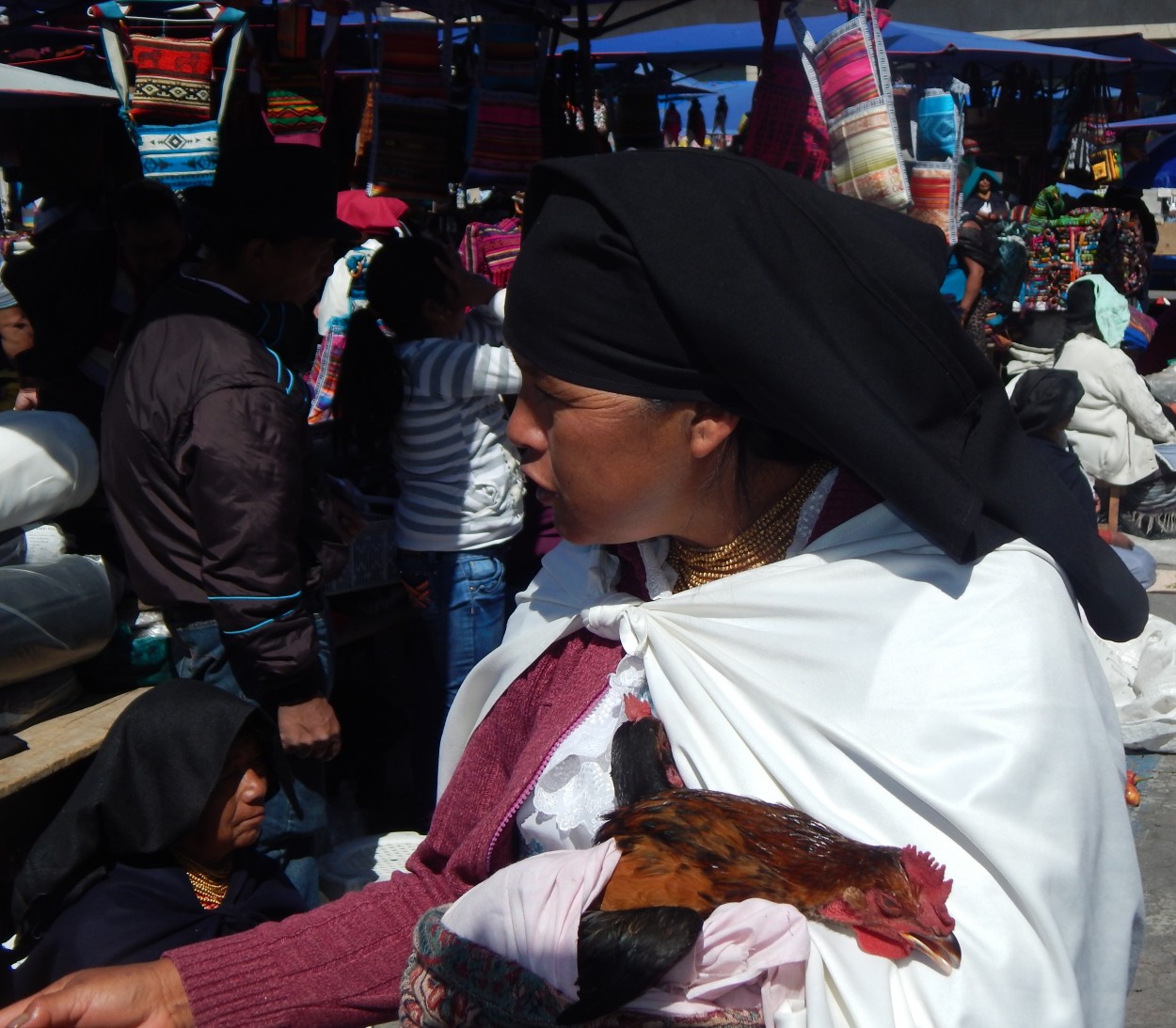 "Mujer de la Feria de Otovalo (Ecuador)" de Luis Alberto Salvarezza