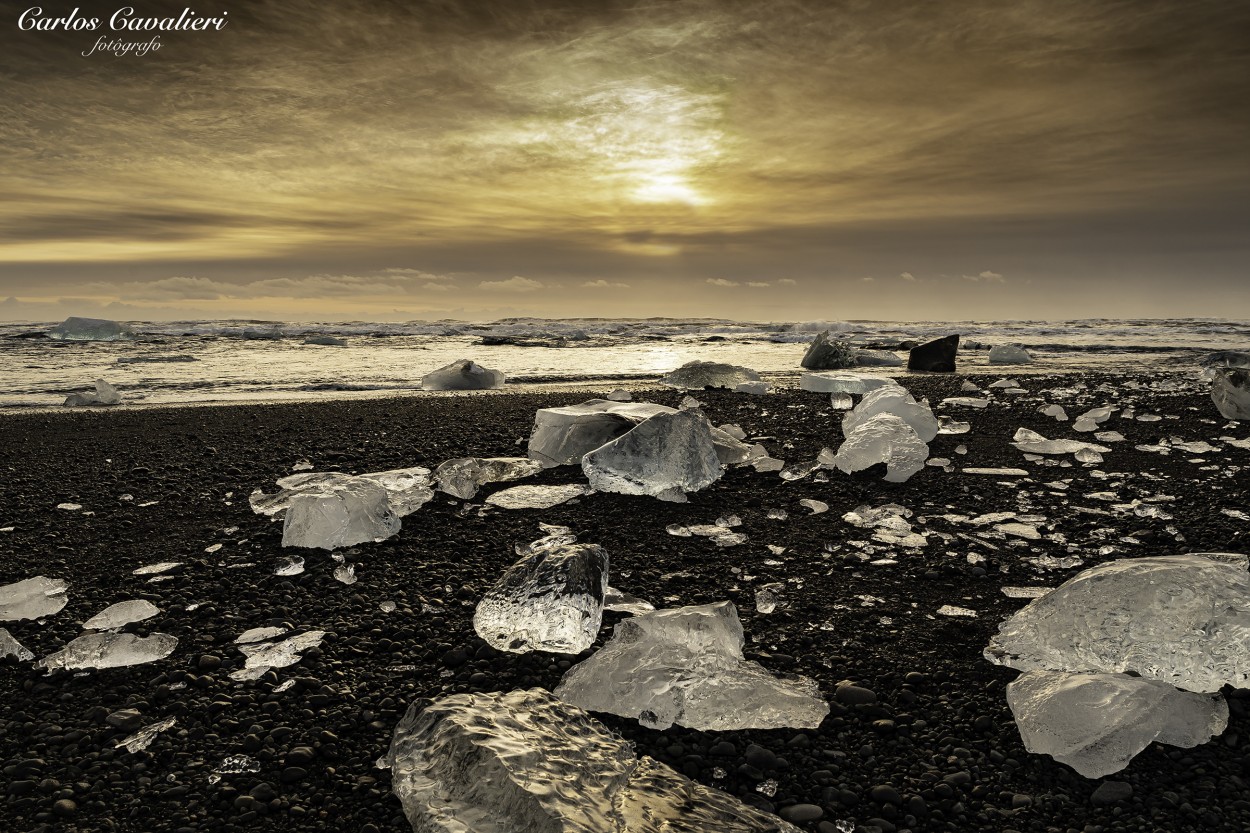 "La Playa de los Diamantes, Islandia." de Carlos Cavalieri