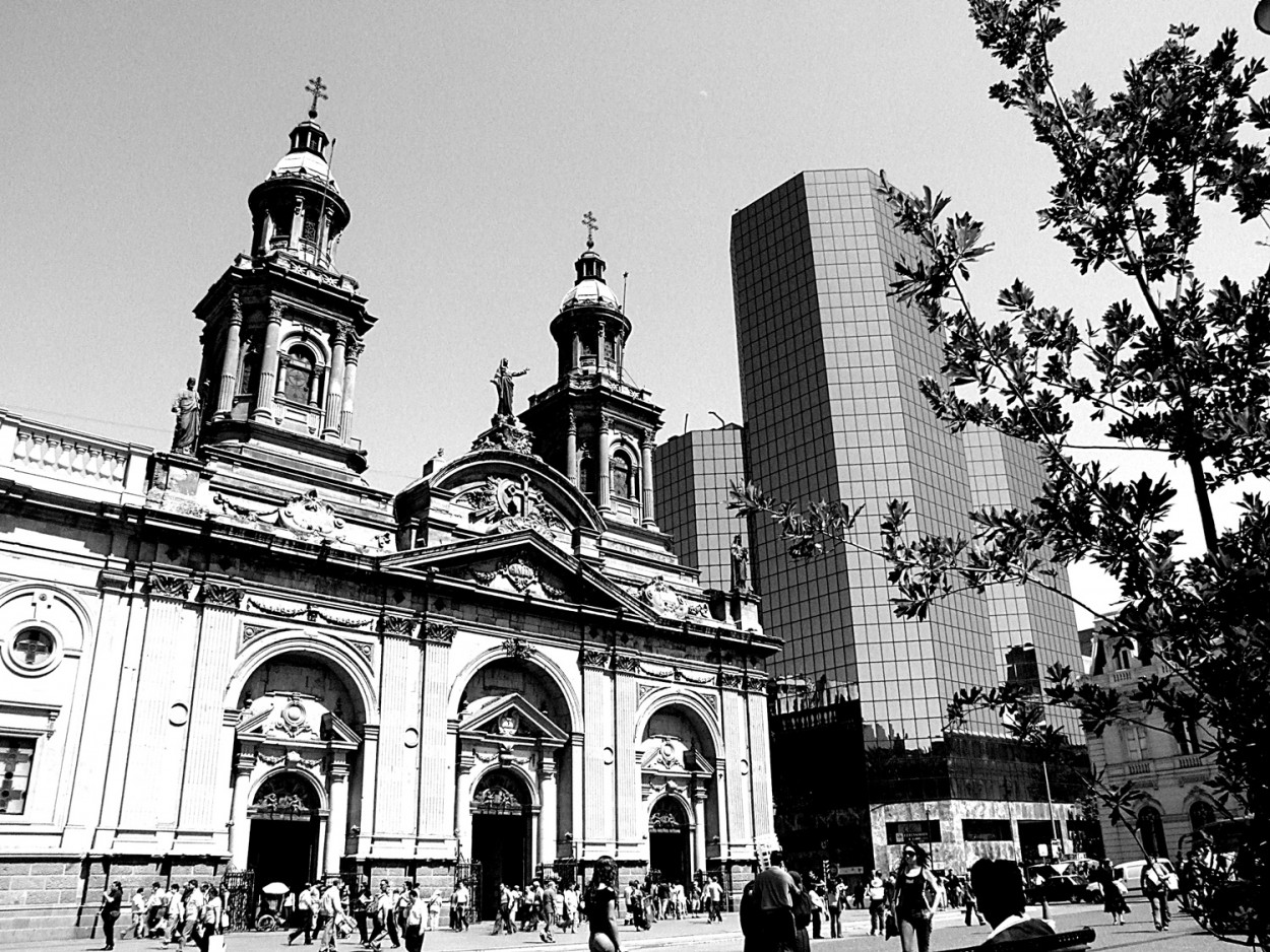"Catedral Metropolitana de Santiago, Chile" de Decio Badari