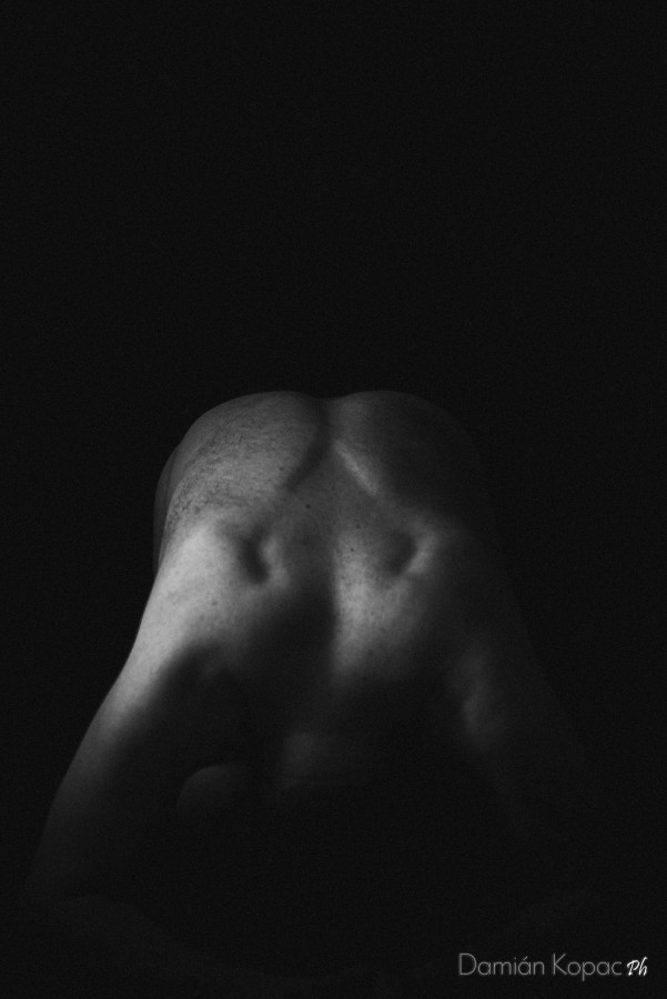 "Caprichosas formas del cuerpo humano" de Damian Kopac